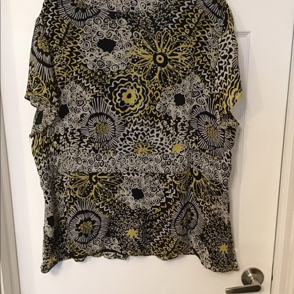 Plus Size JM Collection 2pce skirt suit - Picture 3 of 6